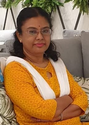 Portrait of Dr. Malini Sathappan